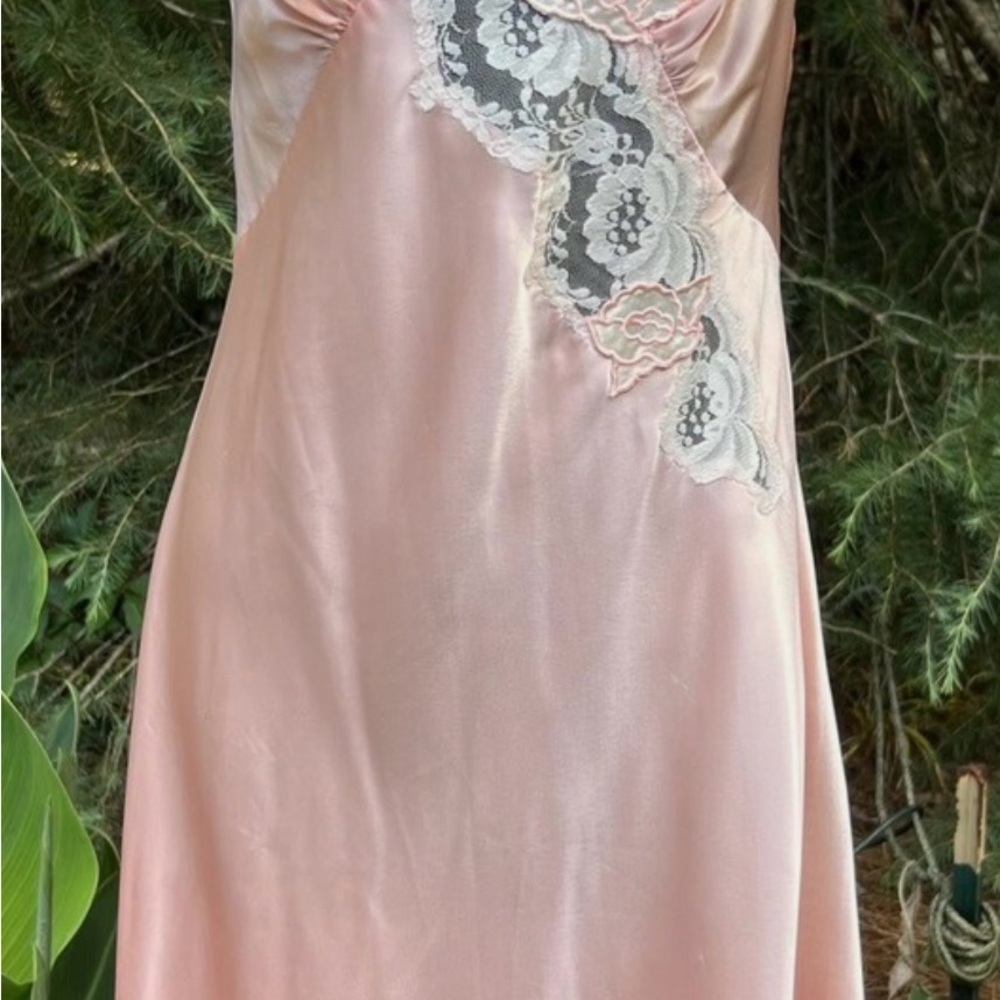 Vtg Victoria's Secret Sz Medium Pink Long Slip Dress Silky Y2K Nightgown Chemise